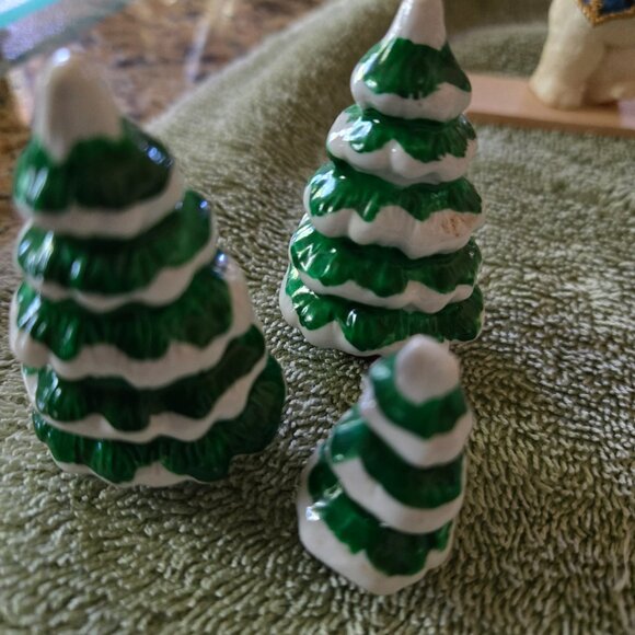 Miniature Christmas Figurines - Picture 3 of 9